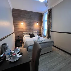 The Commongate Bed and breakfast